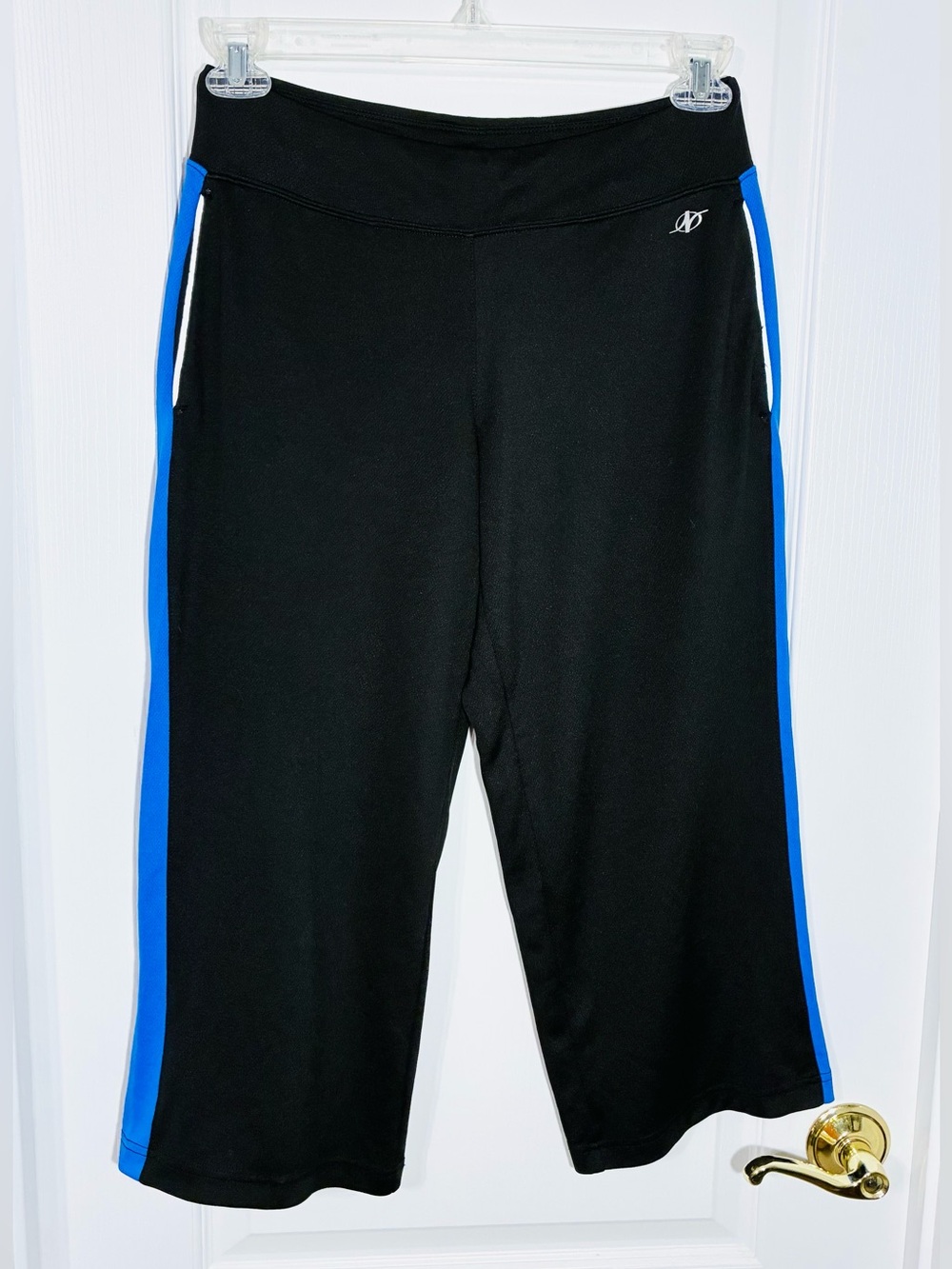 NordicTrack Side Stripe Mid Rise Capri Athletic Pants Black Blue White Sz Small
